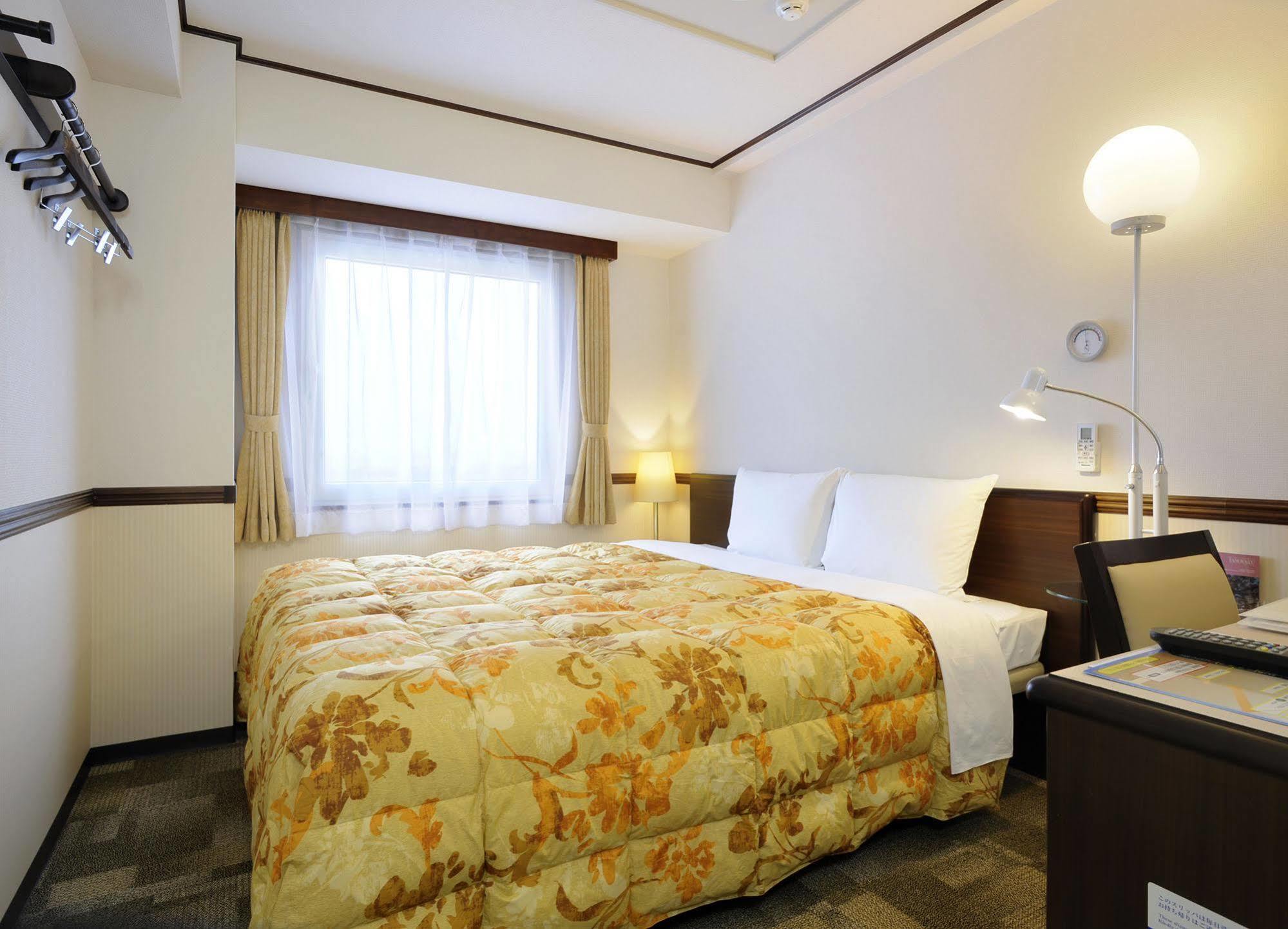 Toyoko Inn Gifu-Hashima-Eki Shinkansen Minami-Guchi Hasima Kültér fotó
